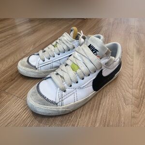 Nike women’s blazer low jumbo shoes size 37 7